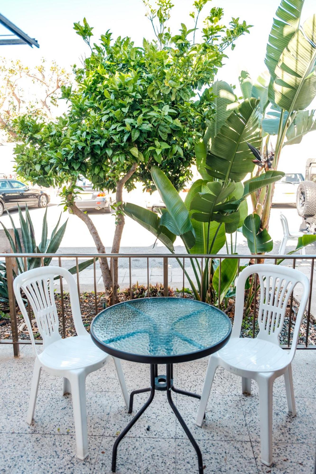 Serenityone - Centrally Located One Bedroom Apartament
